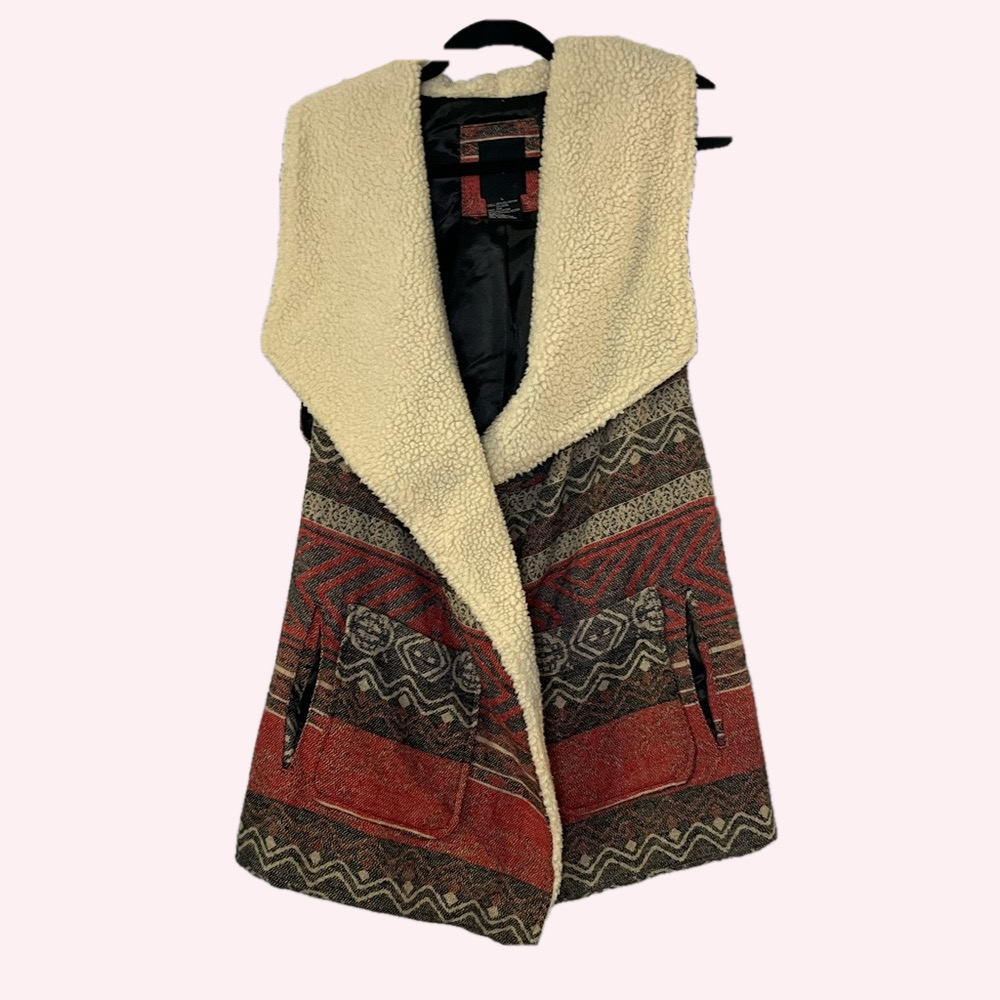 Cardigan multi color with lambs wool type collar. L
B3